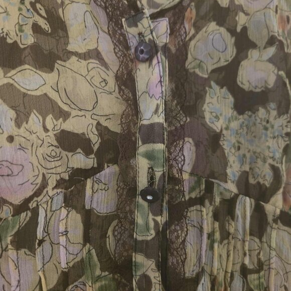 Cute floral sheer blouse with lace trim - Picture 3 of 5